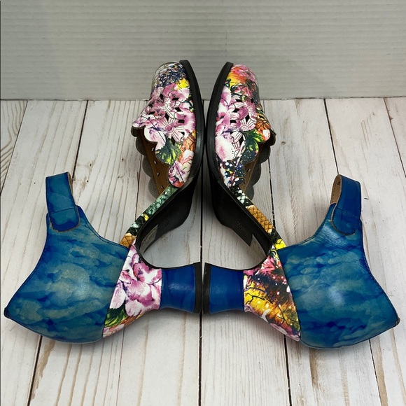 L’ARTISTE heels.Watercolor floral. 2.5” heel. Adjustable strap.Like new. Size 38 - Picture 4 of 12